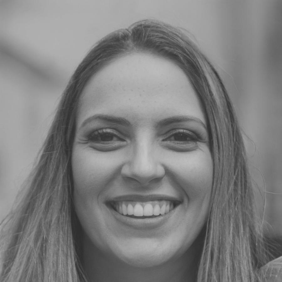 Graduada exitosa del programa NovaShine